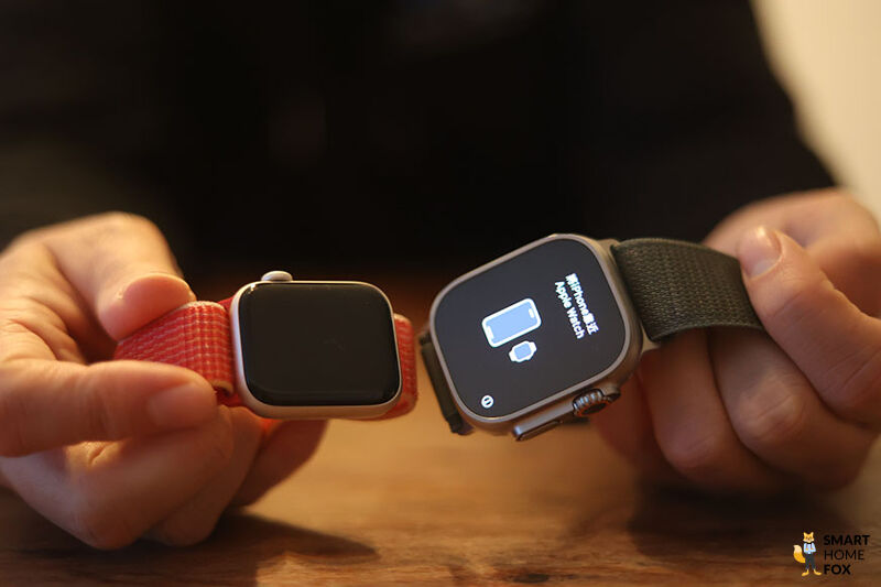 Apple Watch Ultra рядом с Apple Watch SE.